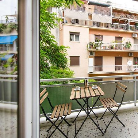 Stunning Αpartment Ιn Τhe Heart Athens. Lägenhet Exteriör bild