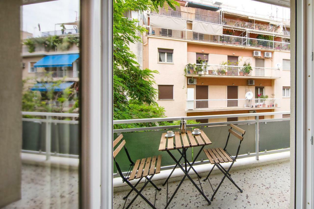 Stunning Αpartment Ιn Τhe Heart Athens. Lägenhet Exteriör bild