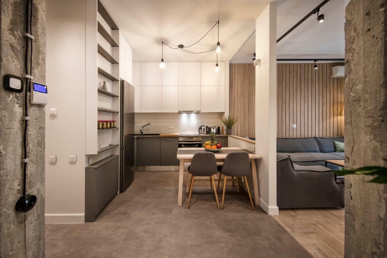 Stunning Αpartment Ιn Τhe Heart Athens. Lägenhet Exteriör bild