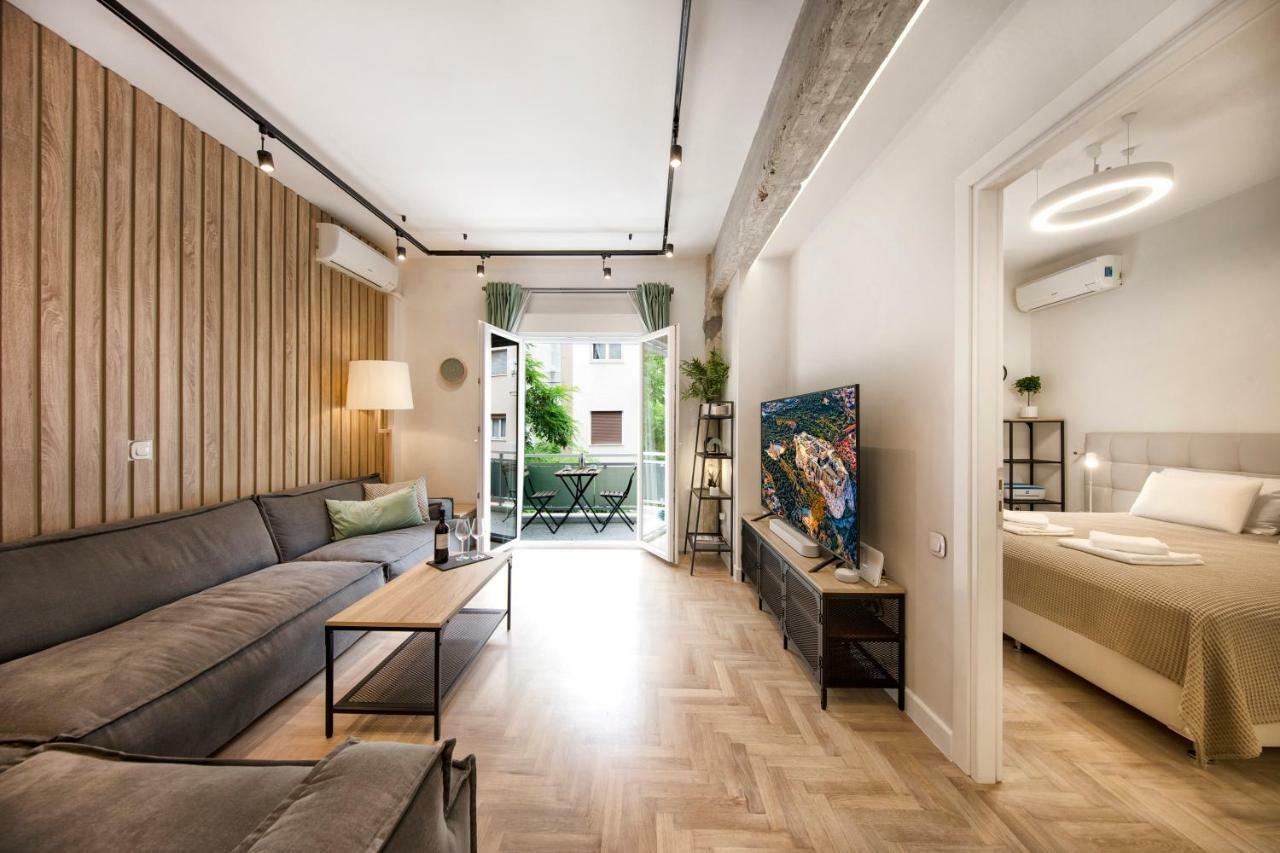 Stunning Αpartment Ιn Τhe Heart Athens. Lägenhet Exteriör bild
