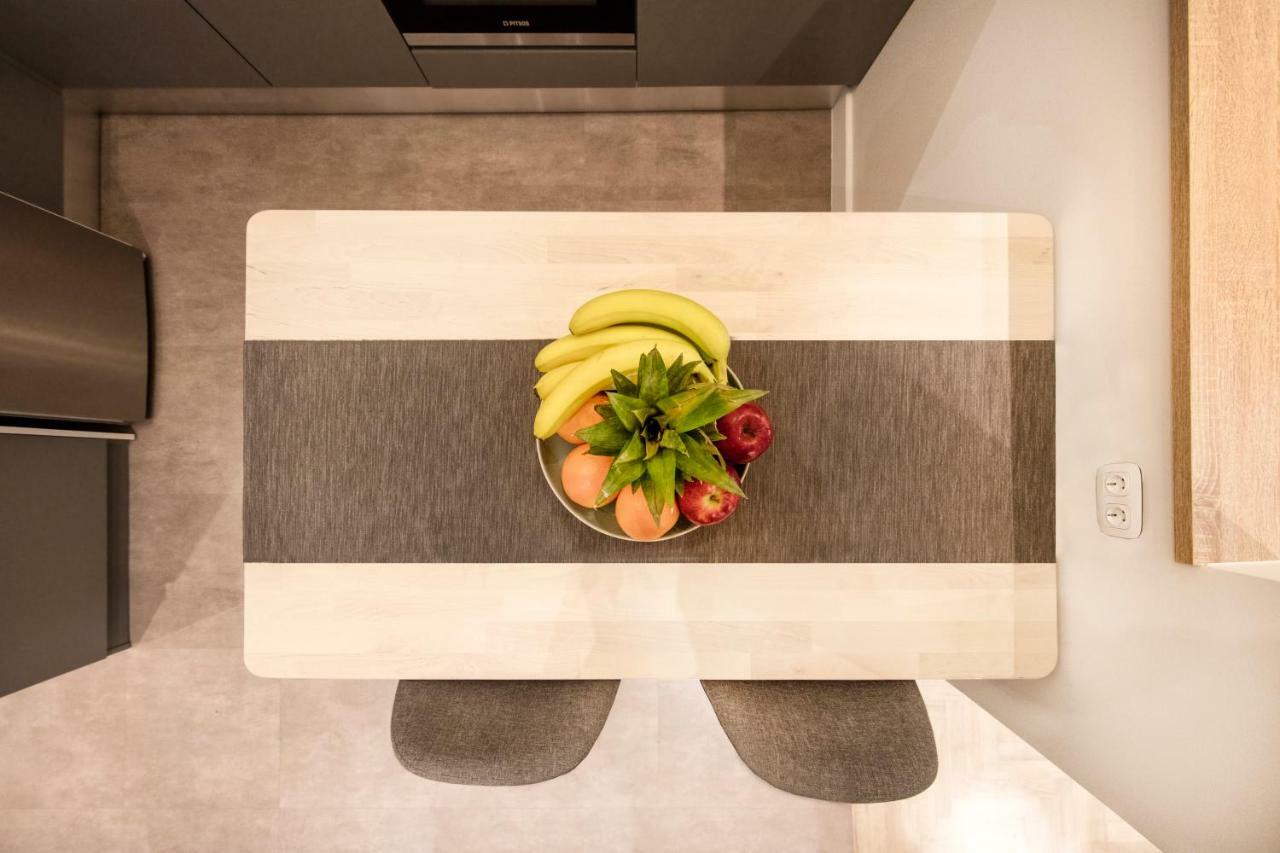 Stunning Αpartment Ιn Τhe Heart Athens. Lägenhet Exteriör bild